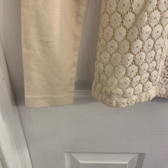 Lucky Brand women’s Cream Long Sleeve Top. Size Large. $10 - Picture 4 of 7